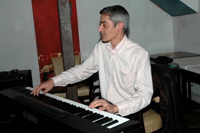 min 2006 12 05 latino 070